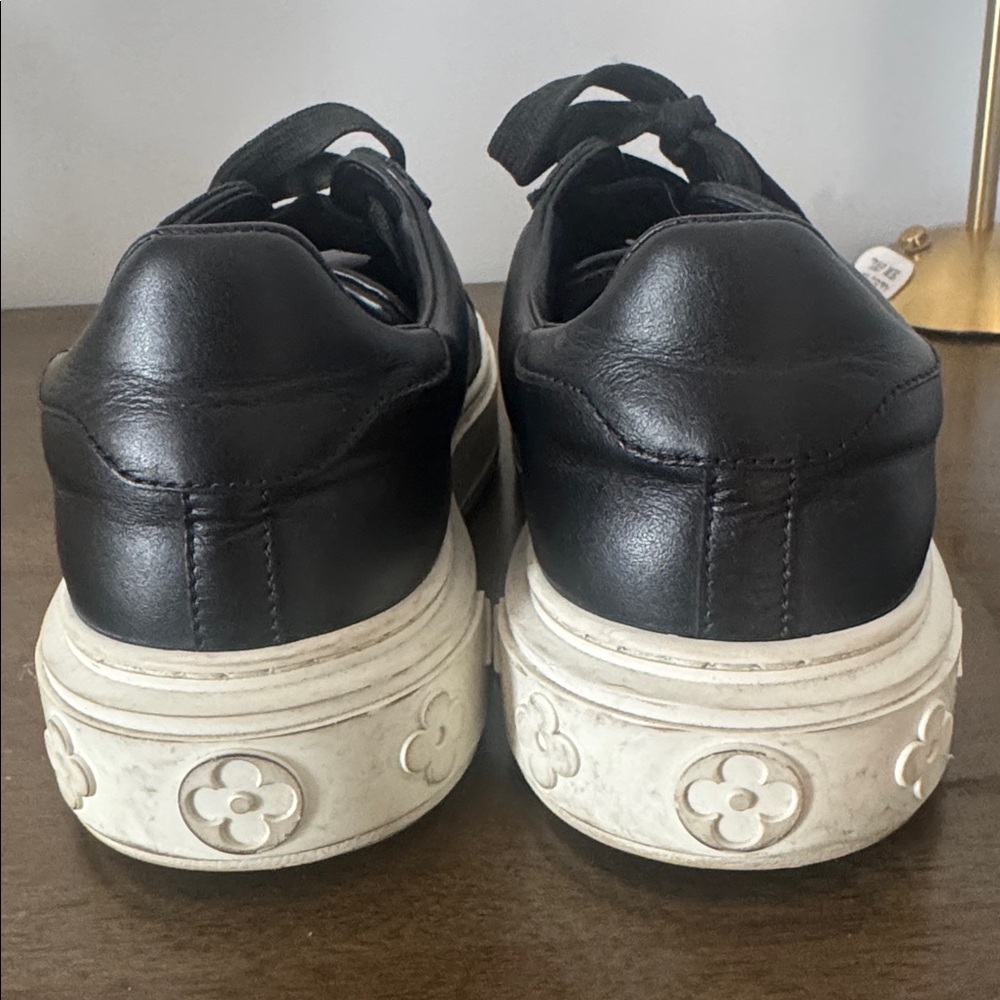 Louis Vuitton leather sneakers - Picture 4 of 10